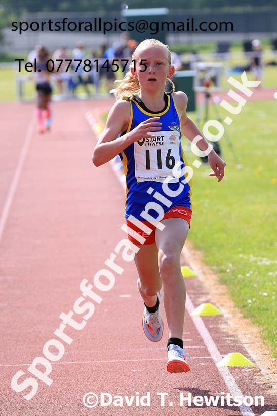 Girls Under-13s 1500 metres, 2024 North Eastern Track and Field Champs., Middlesbrough.  Photo: David T. Hewitson/Sports for All Pics
